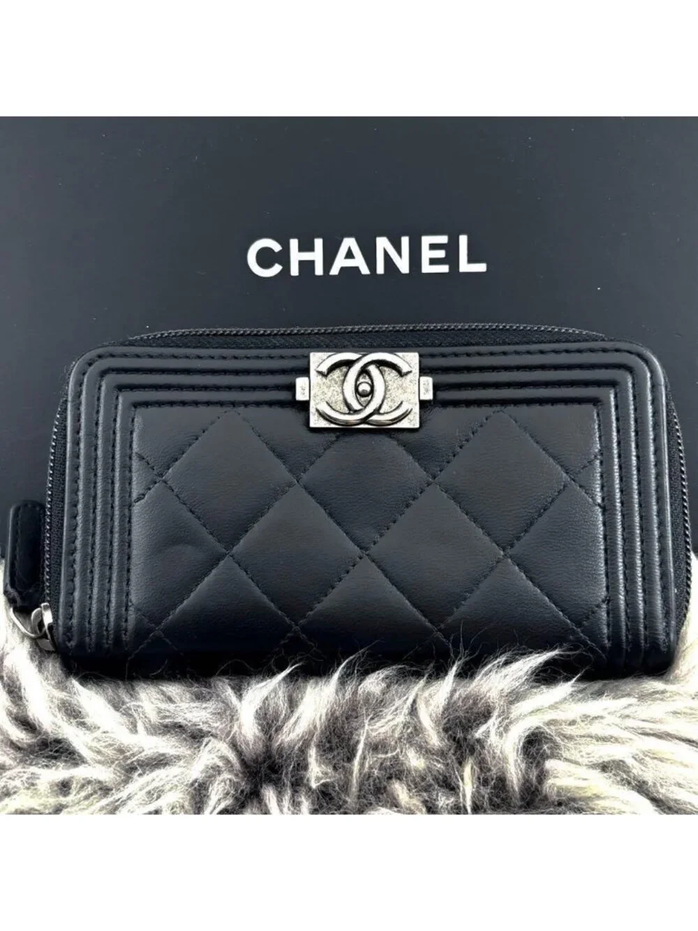 Chanel Wallet Boy Round